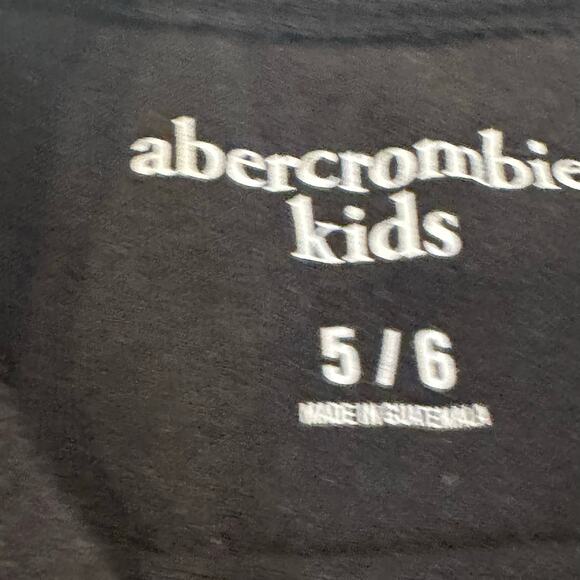 Bundle of Abercrombie Short Sleeve Graphic T-Shirts sz 5-6 - Picture 4 of 6